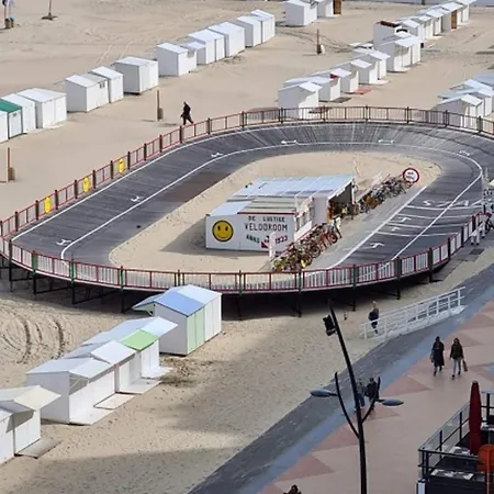 דירה In With Sea View